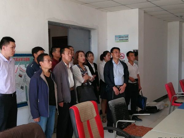 公司副總經理文國民帶隊赴雅居物業公司考察學習(圖3)