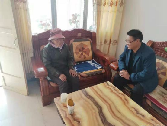 平涼泓源公司開展“踐行初心使命，助推脫貧攻堅”主題黨日活動(圖5)