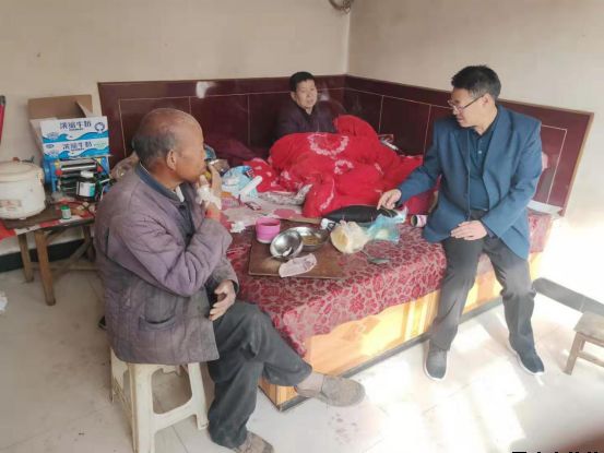 平涼泓源公司開展“踐行初心使命，助推脫貧攻堅”主題黨日活動(圖6)