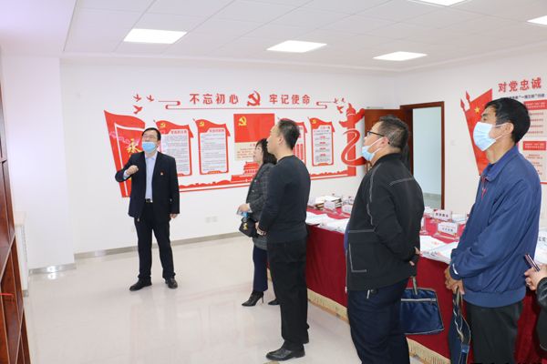 涇川縣循環經濟產業園區管委會副主任袁紅燕一行來我公司考察調研(圖2)